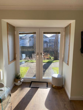 Lovely 2 bedroom Apartment in St Andrews with private parking